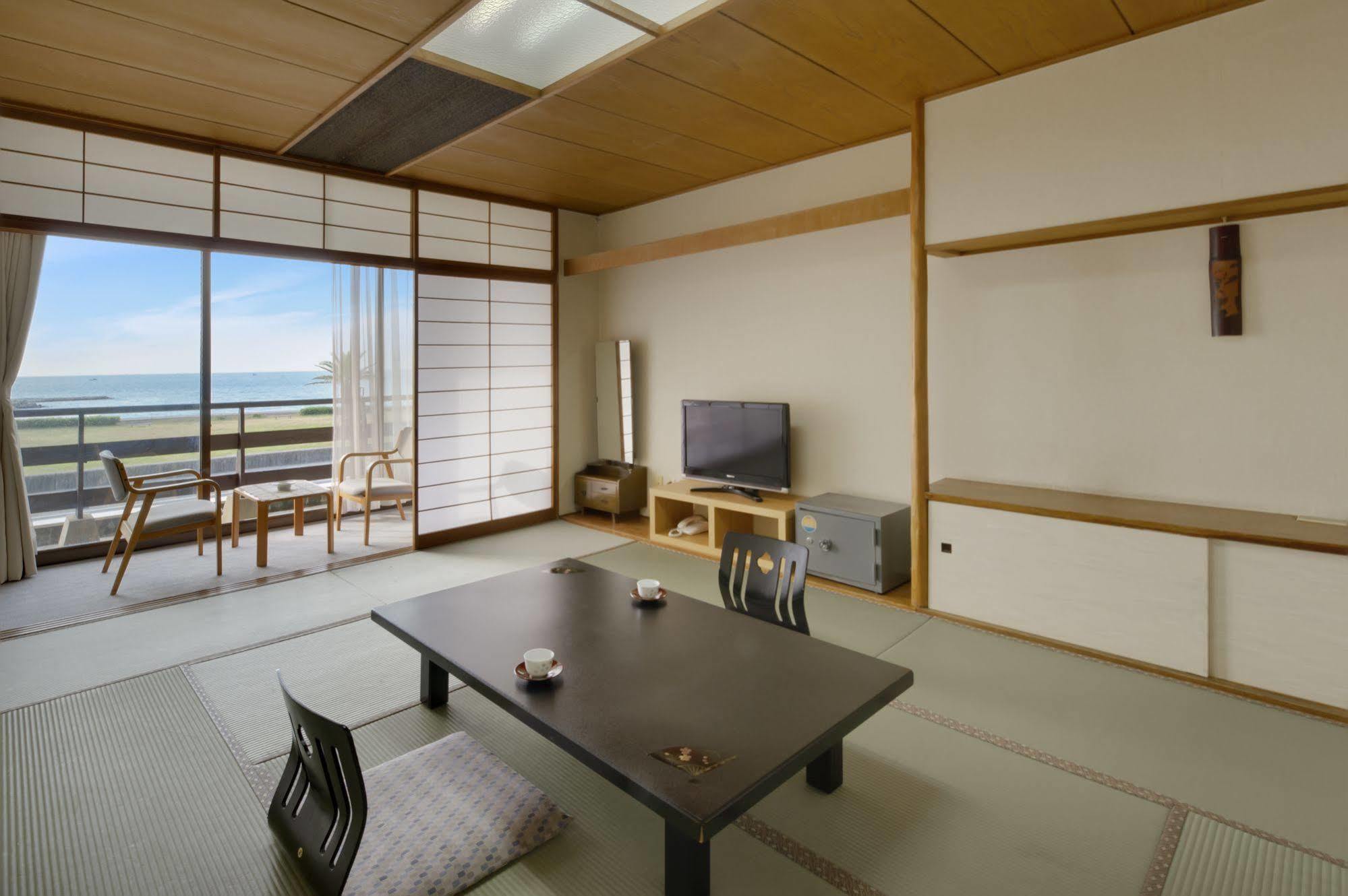 Tateyama Seaside Hotel エクステリア 写真